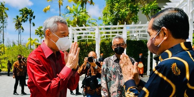 Kompak Mengenakan Batik, PM Singapura Bertemu Presiden Jokowi Bertemu di Bintan
