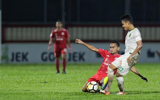 Persebaya Surabaya Unggul 2-0 atas Persija Jakarta di Babak I