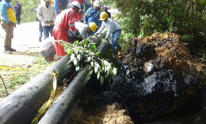 Pipa Minyak PT Chevron di Rohil Bocor