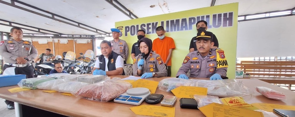 Pengedar Narkoba Dibekuk di Pekanbaru, Barang Bukti Sabu & Ekstasi Capai Rp7,5 M