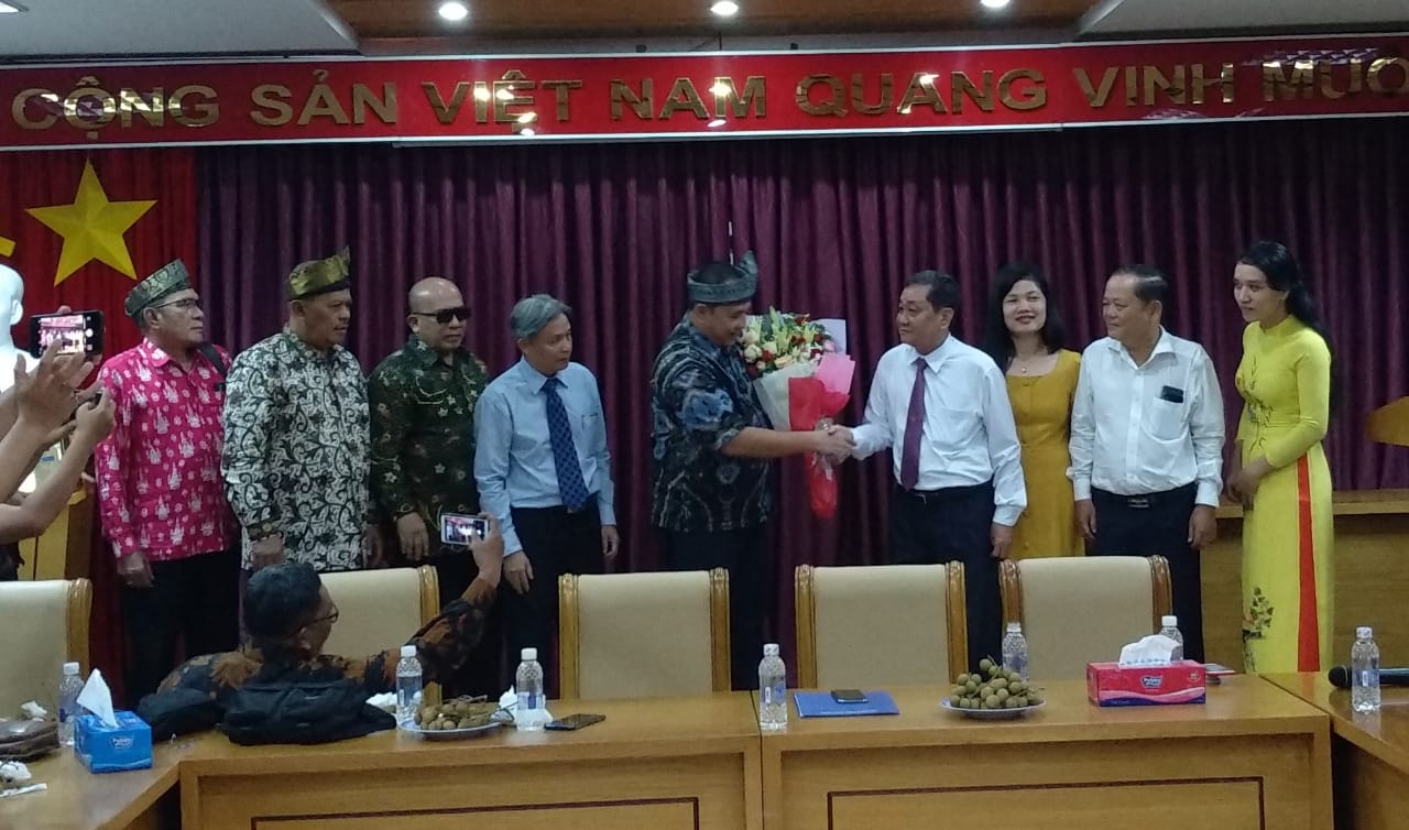 Silaturahmi ke Kantor VJA di Ho Chi Minh City n PWI Riau Studi Jurnalistik