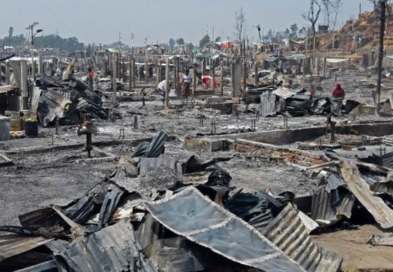 Pengungsian Rohingya Terbakar Masih Misterius, 15 Tewas dan 400 Hilang