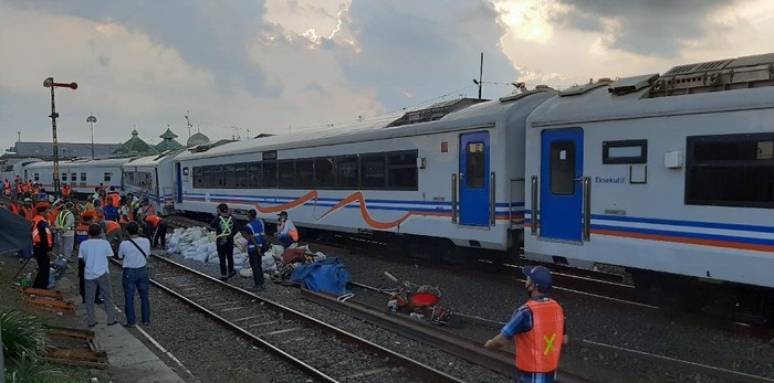 Ngeri, 7 Gerbong Kereta Api Meluncur Sendiri Tanpa Lokomotif di Malang