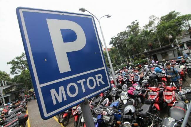 Hati-Hati! Juru Parkir Tarik Tarif di Atas Ketentuan Bisa Kena Pidana