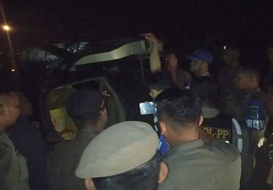 Razia Pekat Satpol PP Rohul Nyaris Ricuh, Mobil Petugas Dihadang Pemilik Warung Remang-Remang