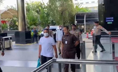 Gubernur Riau Abdul Wahid Diperiksa Intensif KPK di Jakarta Usai OTT Proyek Infrastruktur