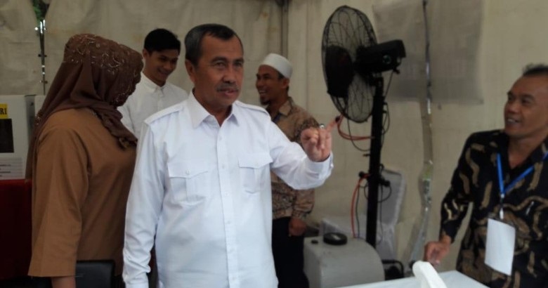 Gubernur Syamsuar Anggap Kabut Asap di Riau Belum Mengkhawatirkan
