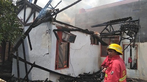 Satu Rumah di Marpoyan Damai Terbakar, Enam MPK Diturunkan
