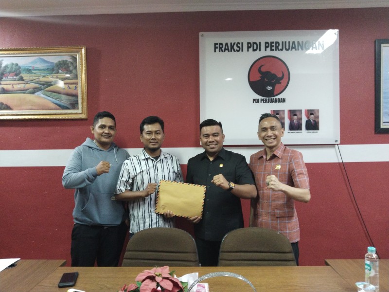 Ijazah Ditahan, Mantan Kurir Dipalak Rp13 Juta oleh Perusahaan Ekspedisi di Pekanbaru