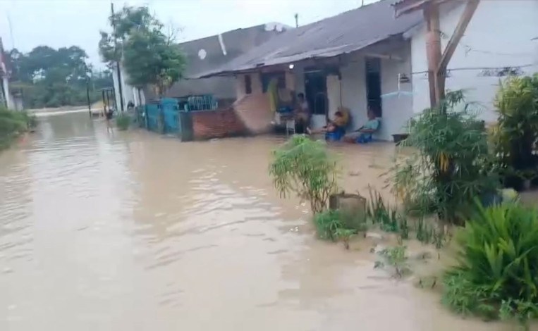 Masalah Banjir di Rumbai Bukit Teratasi, Parit Dibuka Kembali Berkat Mediasi Polisi