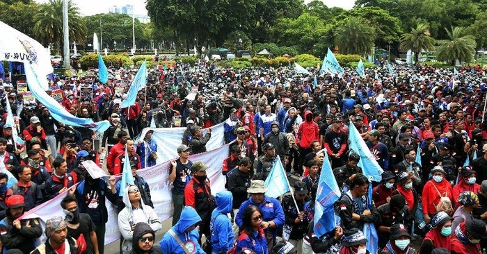1.200 Massa Buruh-Mahasiswa Demo Depan Istana, Ini Tuntutannya