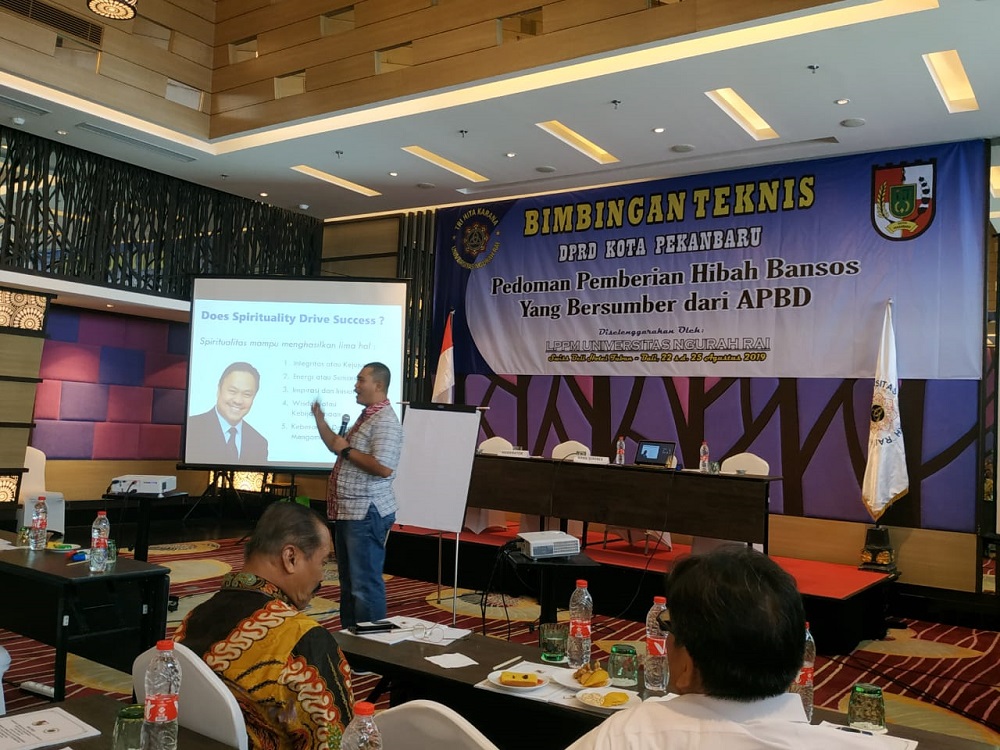 Anggota DPRD Pekanbaru Gelar Bimtek Di Bali