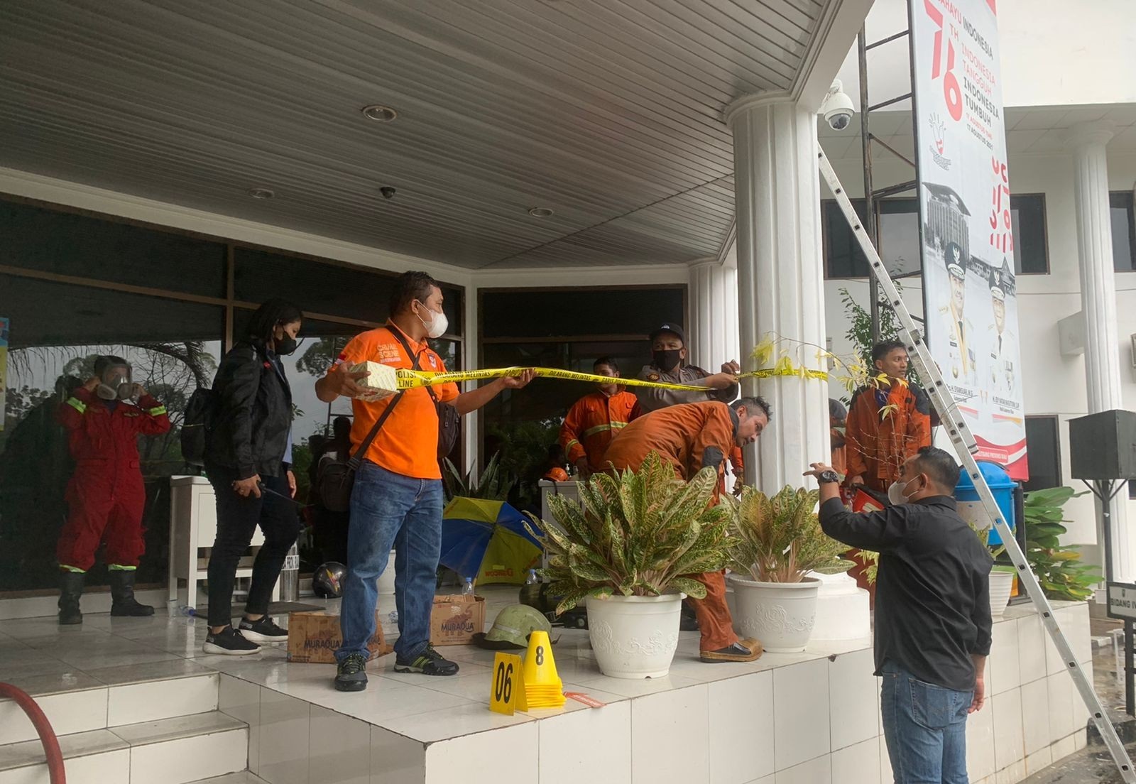 Tak Temui Istri, Suami Bakar Sofa Kantor Bappedalitbang Riau