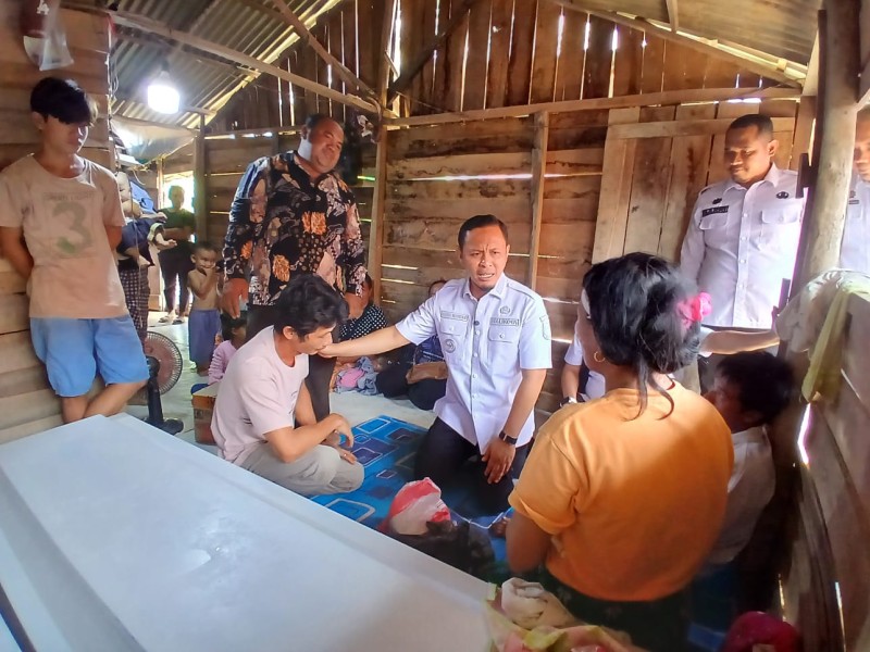 Agung Nugroho Berduka, Kunjungi Keluarga Korban Tenggelam di Bekas Galian Batu Bata