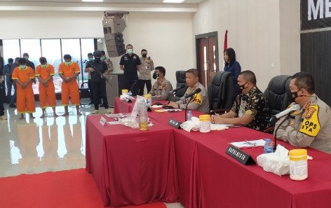 Pelaku Teror Kepala Anjing Beraksi Pakai Kendaraan Plat Merah