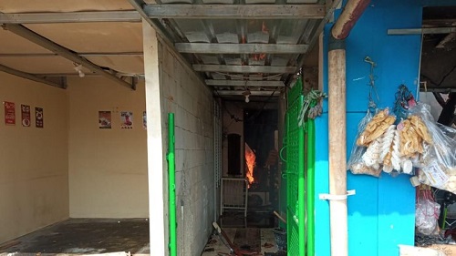 Kebakaran Warung Sembako di Depok, 5 Unit Damkar Diterjunkan