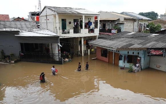 Hujan Kecaman ke Anies, RK, Wahidin yang Mangkir Rapat Banjir