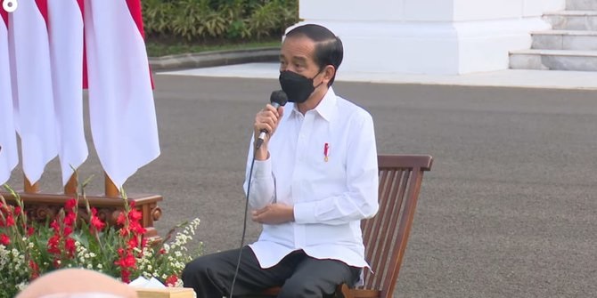 Jokowi Bagikan Banpers Produktif UMKM Sebesar Rp 15,3 Triliun