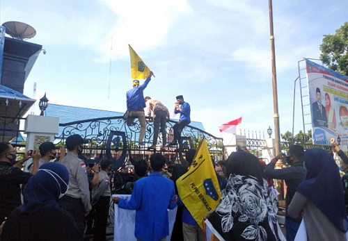 Mahasiswa di Bengkalis Protes Pemerintah Pangkas Bantuan Pendidikan