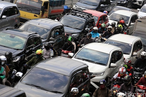 PSBB Transisi Bikin Jakarta Macet dan Berjubel, Kebijakan Anies Dikritik