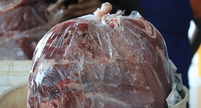 Ratusan kilogram daging celeng ditemukan di Pasar Anyar