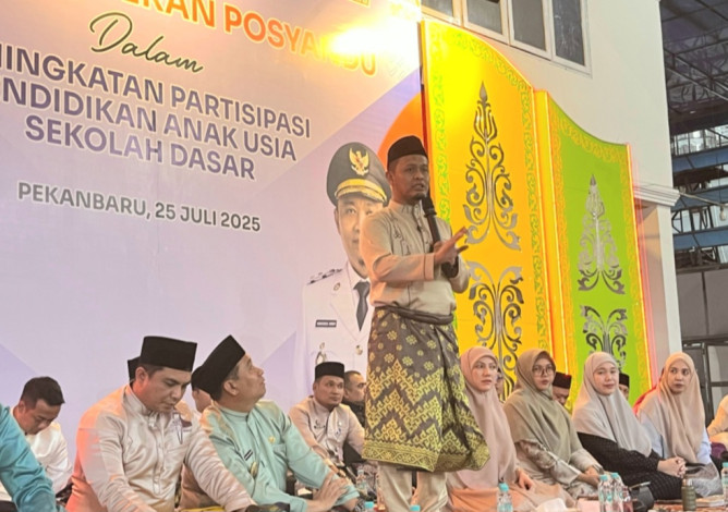 Program Zero Putus Sekolah, Pemko Pekanbaru Gratiskan Seragam dan Dokumen Anak kurang Mampu