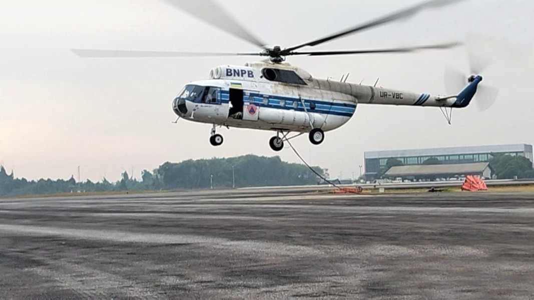 Karhutla Riau Makin Parah, 5 Helikopter Water Bombing Dikerahkan