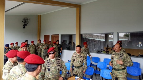 3 Perwira Tinggi TNI Dapatkan Brevet Kehormatan Manusia Katak