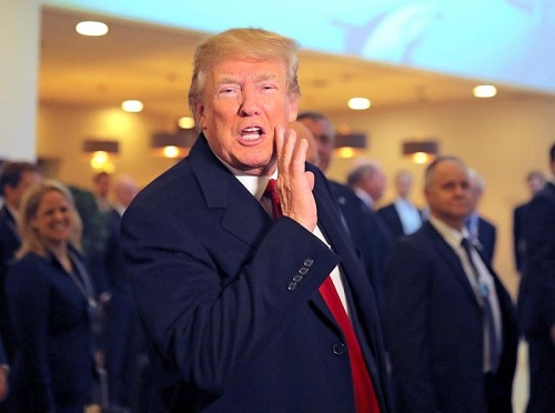 Donald Trump yang Tak Lagi Remehkan Corona