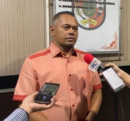 Langgar Kawasan Tanpa Rokok, Baliho Iklan Rokok Muncul di Samping Kantor Disdik Riau