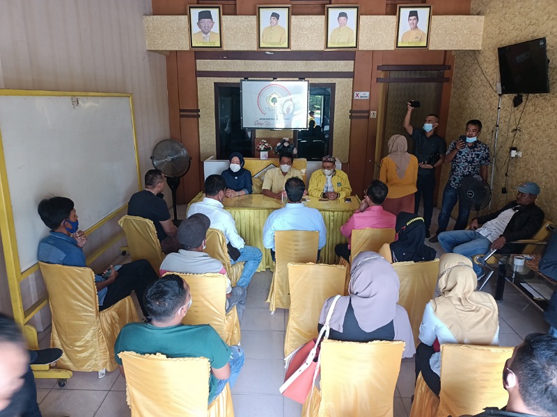 Tidak Hanya ke BK DPRD, Warga Juga Laporkan Oknum Dewan IYS ke Partai Golkar Pekanbaru