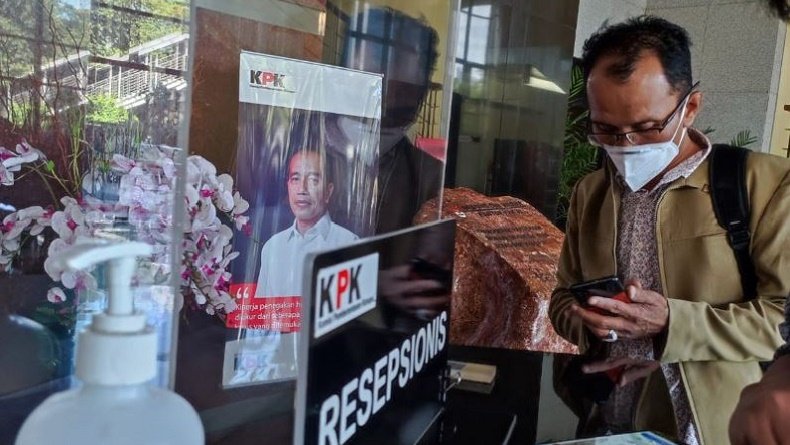 Rektor UIN Suska Riau Dilaporkan Para Dosen ke KPK, Ini Penjelasnya