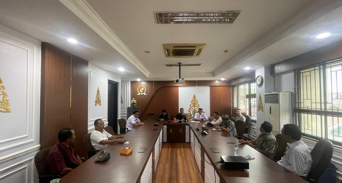 Forum Anti Maksiat Datangi Komisi I Tolak Operasional Chromatic Family Karaoke