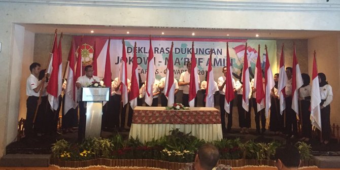 Puluhan Purnawirawan Jenderal TNI bentuk Cakra 19, barisan pendukung Jokowi