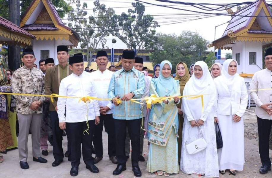 Ketua DPRD Sabarudi Hadiri Pelepasan Pawai Taaruf MTQ Kota Pekanbaru