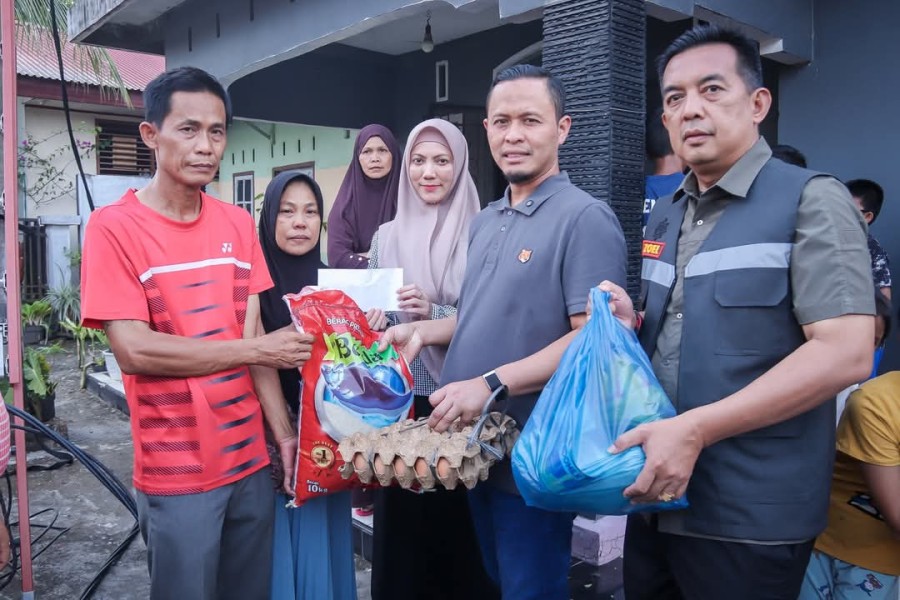 Peduli Warga, Pemko Pekanbaru Beri Bantuan Pangan dan Sandang untuk Korban Kebakaran