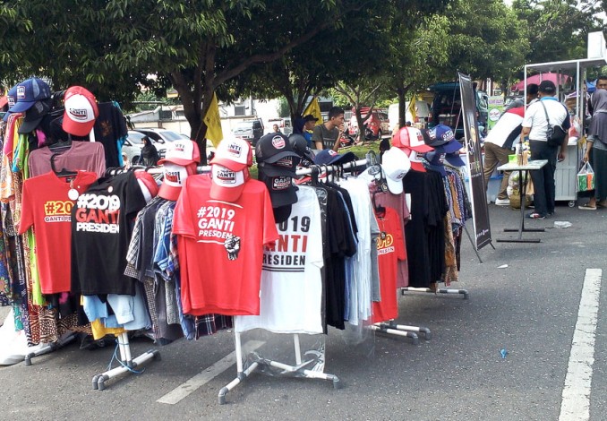 Kaos #2019GantiPresiden Dijual Di CFD Pekanbaru
