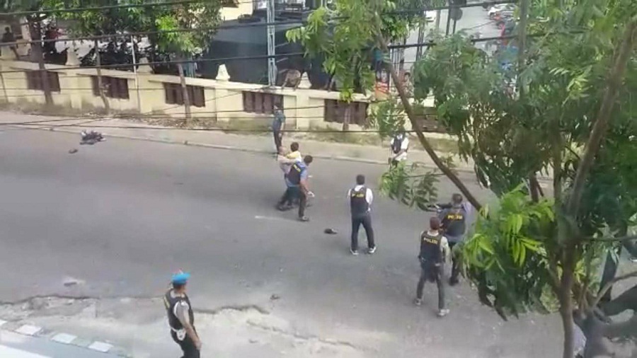 Beredar Video Penangkapan Pria Terduga Teroris di Samping Polresta Pekanbaru