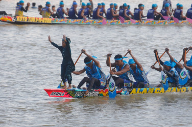 RAPP Bangga, Tiga Jalur Binaannya Bertahan di Hari Keempat Pacu Jalur 2025