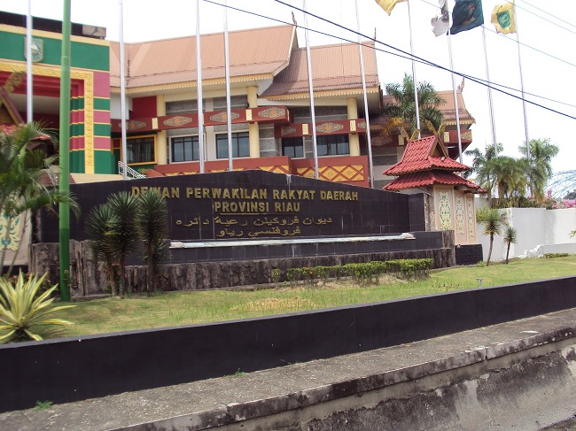 Gedung DPRD Riau Dijaga Ketat Jelang Aksi Bela Rakyat 121