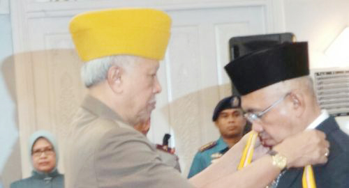 Dapat Penghargaan dari LVRI, Gubri Kaget