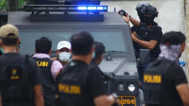 Densus 88 Amankan Terduga Teroris di Indramayu