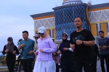 Ramai Warga Berolahraga di Tenayan Raya, Wali Kota Berencana Melengkapi Fasilitas Olahraga