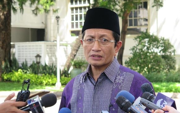 Imam Besar Istiqlal: Jaga Jarak 2 Meter Jika Salat Jumat