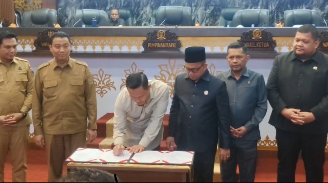 DPRD Pekanbaru Sahkan APBD Perubahan 2025, Fokus Bayar Utang dan Perbaikan Jalan