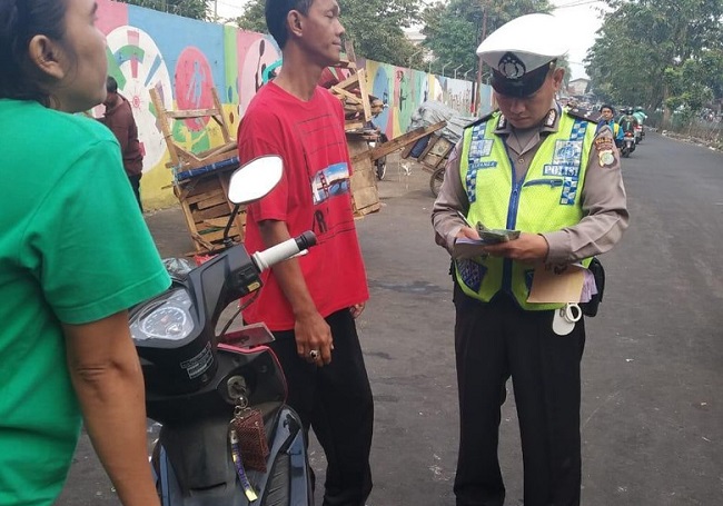 Lawan Arus, 122 Pemotor di Jaktim Ditilang