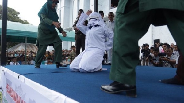 Tak hiraukan Pergub, Banda Aceh tetap lakukan pencambukan di publik, 'mengacu pada fatwa ulama dan D