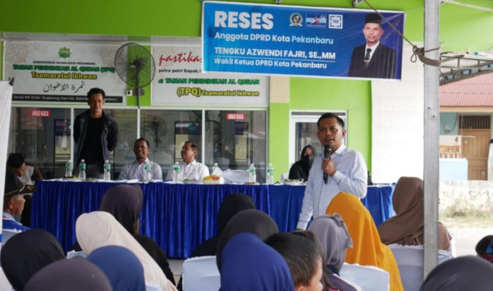 Pimpinan DPRD Pekanbaru T Azwendi Fajri Gelar Reses di Bukit Raya