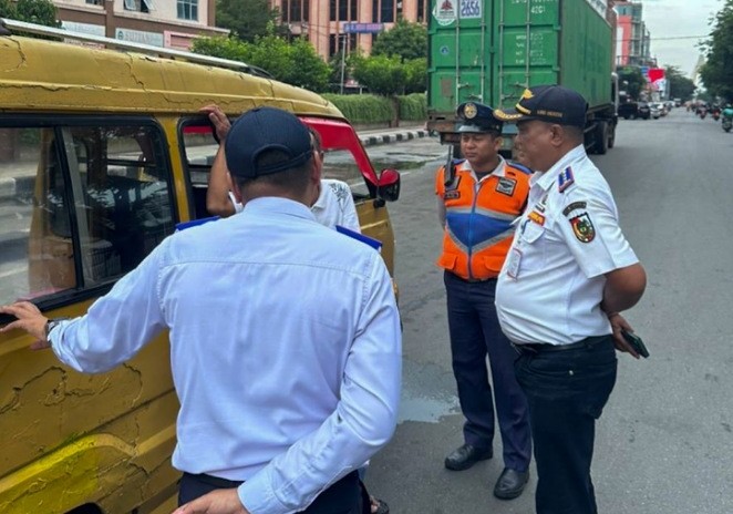 Pemko Pekanbaru Siapkan Revitalisasi Angkot, Oplet Akan Dialihkan Jadi Feeder TMP