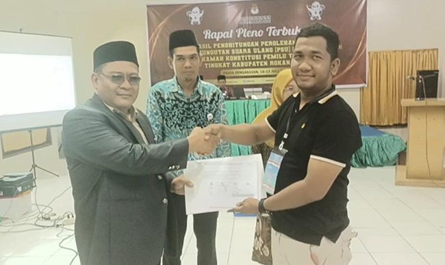 KPU Rokan Hulu Butuh 12 Jam Rekapitulasi PSU, Sirekap Error Jadi Kendala